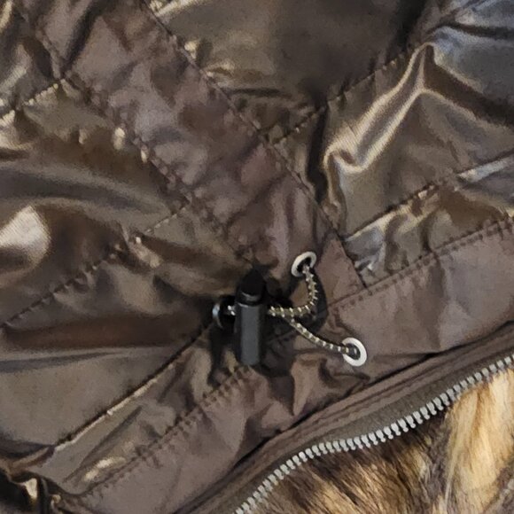 Athleta CYA Downieville Fur Goose Down Puffer Hooded Vest NWOT XS Green Olive - Picture 6 of 10